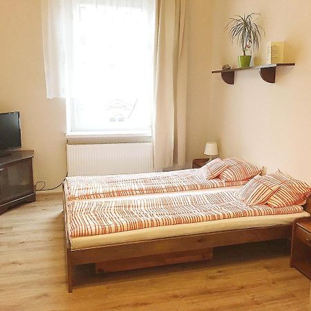 Pokoje Stare Miasto Lägenhet Krasków Exteriör bild